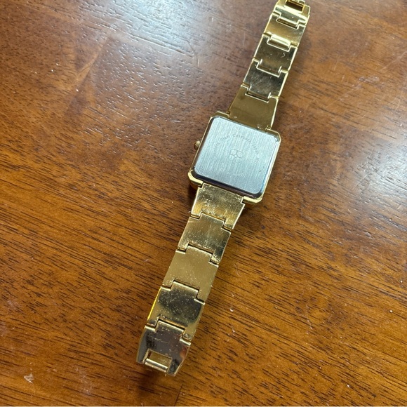 HW24IMAN Gold Tone Rhinestone Women's Fasion Statement Dress Watch Face NEW BATT - Picture 7 of 9